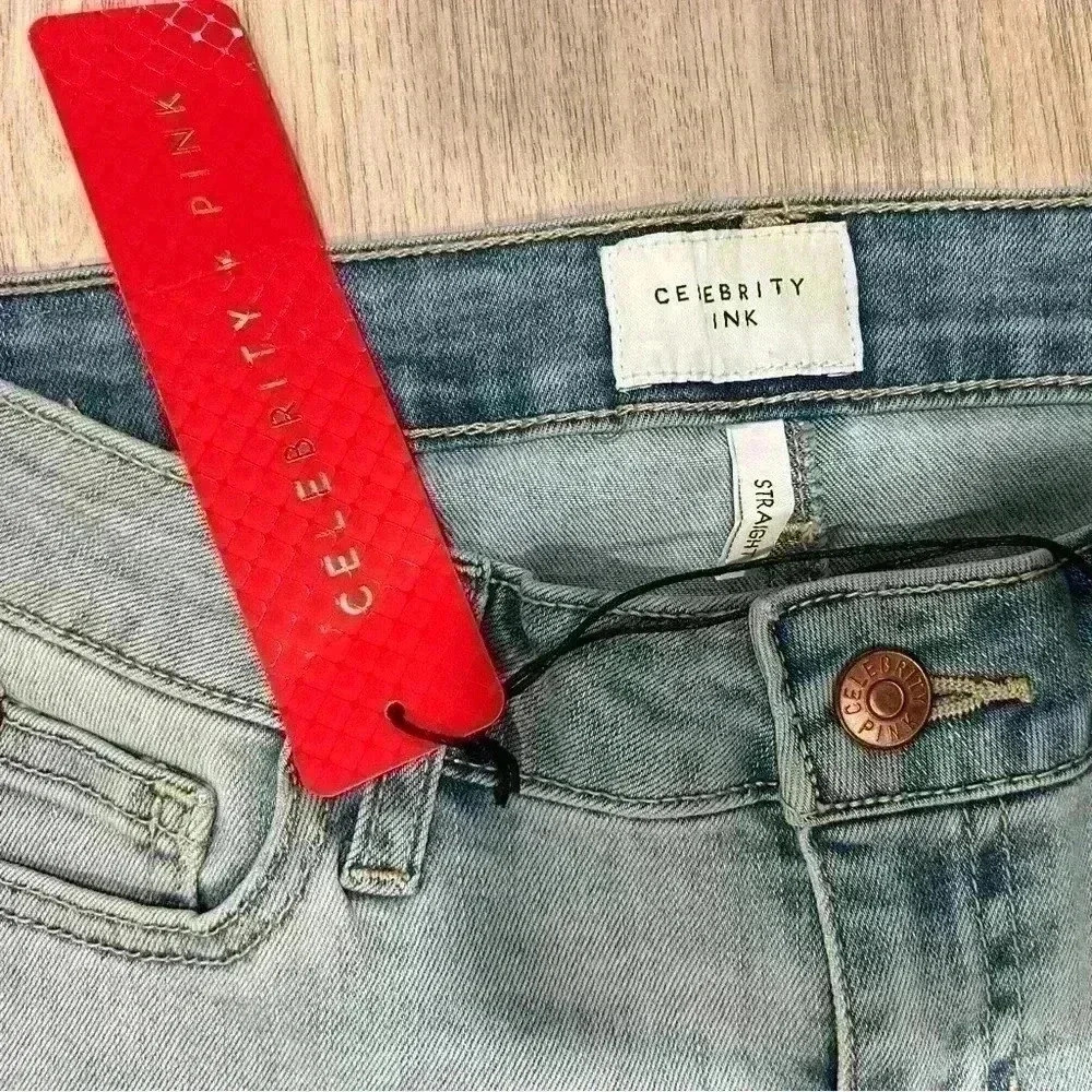 NWT Celebrity Pink Straight Rockaway Cropped Jeans Light Wash Denim Size 3 26” - Picture 2 of 9